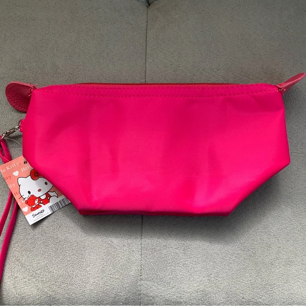 Hello Kitty Sanrio Kawaii Make-Up & Cosmetic Bag with Wristlet in Hot Pink NWT
